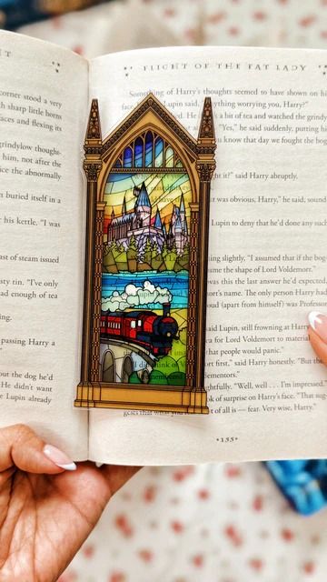 Bookmarks – Aftercolor Slytherin Bookmark, Harry Potter Cricut Projects, Harry Potter Stained Glass, Bookworm Gift Ideas, Night Castle, I'm Coming Home, Painted Bookmarks, Bookmark Christmas, Cool Bookmarks