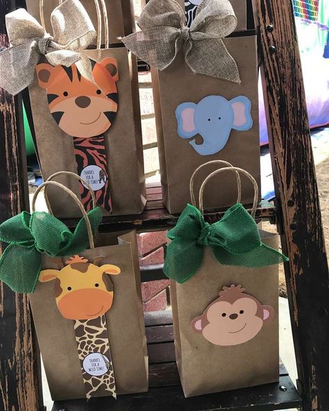 Jungle Theme Giveaways, Wild One Goodie Bags, Jungle Theme Goodie Bags, Wild One Candy Bags, Jungle Birthday Favors, Safari Loot Bag Ideas, First Birthday Party Bags Ideas, Jungle Goodie Bag Ideas, Safari Party Bags