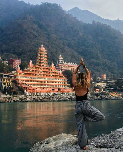 World Pic, Work In Company, Yoga Vibes, Places Photography, Yoga Poses Photography, Pilates Poses, Vision 2025, India Travel Places, Rishikesh Yoga