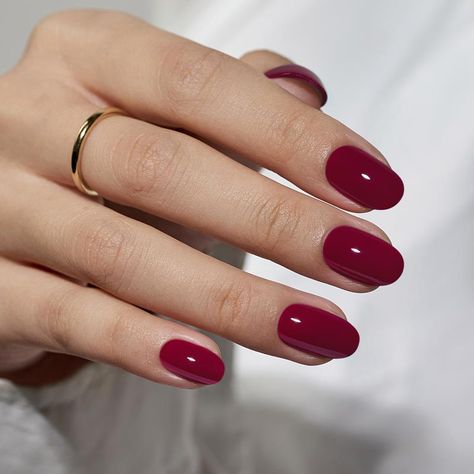 Short Round Acrylic Nails Red, Short Rounded Red Nails, Red Oval Nails Short, Round Red Nails Short, Pink Burgundy Nails, Red Classic Nails, Short Nail Natural, Red Nail Short, Short Oval Red Nails