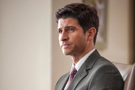 Homeland star Raza Jaffrey on the "huge revelation" in last night's episode - Liverpool Echo Raza Jaffrey, Carrie Mathison, Lara Pulver, Mandy Patinkin, Damian Lewis, Man Of Honour, Man About Town, Claire Danes, Ensemble Cast