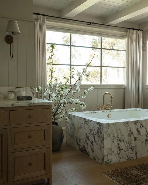 Amber Lewis (@amberinteriors) • Instagram photos and videos Amber Interiors Bathroom, Marble Bathtub, French Country Bathroom, Monday Inspiration, Amber Lewis, Primary Bathroom, Round Window, Steam Shower, Built In Seating