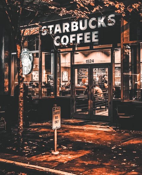 Coffee Display, Starbucks Aesthetic, Book And Coffee, Keurig Coffee, Stick N Poke, Coffee Pictures, Coffee Girl, Girl Decor, First Coffee