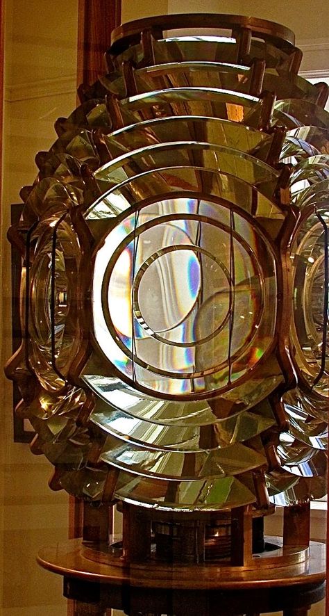 Lighthouse Lantern, Mirror Garden, Frankfort Michigan, Lighthouse Inspiration, Fresnel Lens, Lighthouse Lighting, Harbor Lights, Lighthouse Photos, Lighthouse Keeper