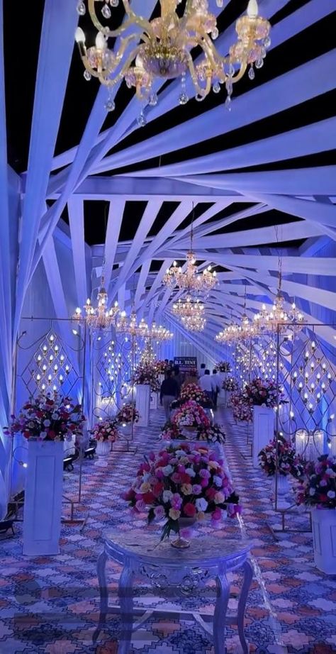 Wedding Entry Decorations Entrance, Wedding Passage Decoration, Event Entrance Design, Cabana Tent, Wedding Walkway, Asian Wedding Decor, Wedding Tent Decorations, Engagement Stage Decoration, Reception Stage Decor