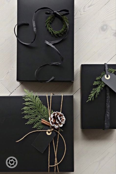 Christmas Gift Wrapping 2023, Classy Gift Wrapping, Christmas Wrapping Ideas 2023, Black Christmas Present Wrapping, Minimal Gift Wrapping, Black Christmas Gift Wrapping, Black Christmas Wrapping Ideas, Black Wrapping Paper Ideas, Black Gift Wrapping Ideas