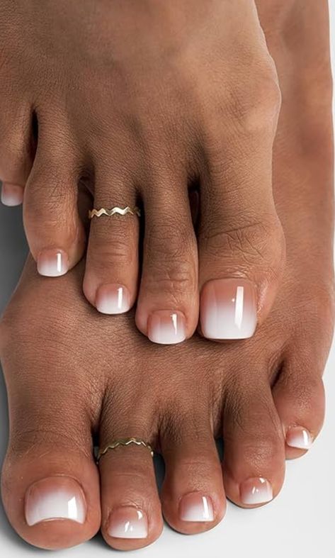 Gel Nail Pedicure Ideas, Graduation Toe Nails, Ombre Pedicure Toenails, Big Toe Designs Toenails, Fancy Pedicure, Ombre Toe Nails, Ombre Pedicure, Basic Pedicure, Pedicure Shellac