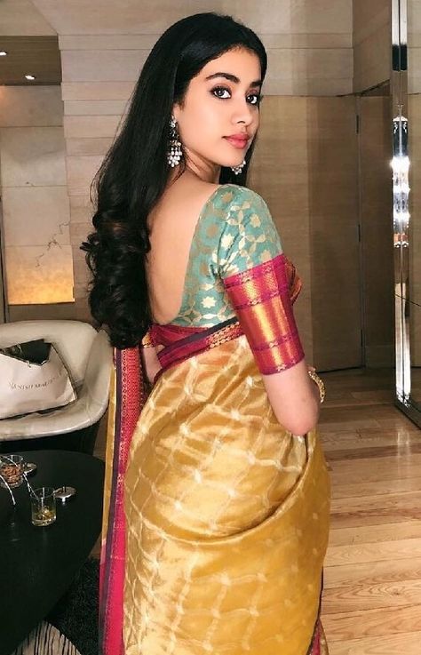 Janhvi Kapoor in Saree Manish Malhotra Saree, Saree Blouse Neck Designs, Janhvi Kapoor, Indian Saree Blouses Designs, Mehandi Design, Designer Saree Blouse Patterns, Silk Saree Blouse, Saree Trends, Trendy Blouse Designs