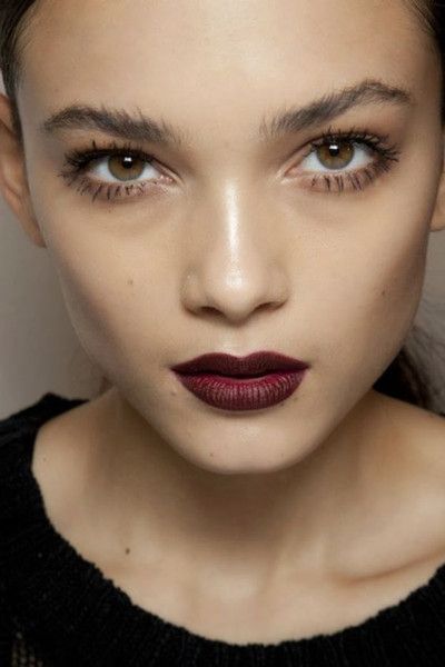 Oxblood Lipstick, Makeup Runway, Vampy Lips, Lipstick Looks, Burgundy Lips, Lily Cole, Dark Lipstick, Dark Lips, Grunge Makeup