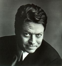 Robert Palmer...Wonderfully talented. John Farnham, Robert Palmer, Addicted To Love, Classic Rock And Roll, Soul Singers, John Taylor, Marvin Gaye, Concert Series, Talking Heads