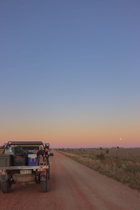 Country Sunset, Beach Road Trip, Country Summer, Outback Australia, Australian Travel, Country Lifestyle, Ranch Life, Dirt Road, Summer Dream