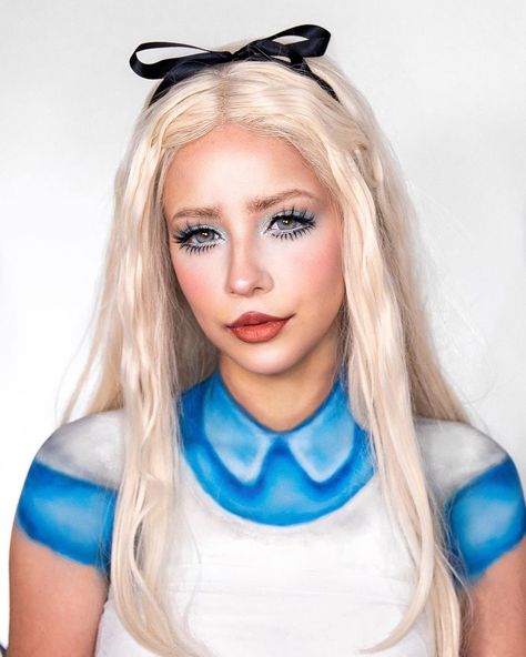 Cosplay (@charlotteroberts) Alice In Wonderland Makeup Simple, Alice Makeup Ideas, Alice In Wonderland Makeup Alice, Alice In Wonderland Alice Makeup, Alice Makeup Wonderland, Alice And Wonderland Makeup, Alice In Wonderland Hairstyles, Alice In Wonderland Inspired Makeup, Alice In Wonderland Halloween Makeup