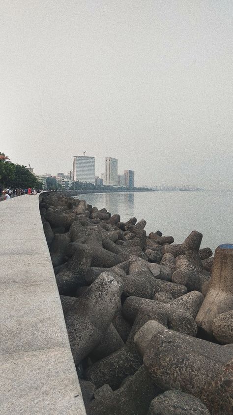 #sea # Mumbai #india Mumbai Vibes, Bal Hanuman, Attitude Bio For Instagram, Marine Drive, Coffee Shake, Sassy Wallpaper, Mumbai City, California Vibe, Instagram Profile Picture Ideas