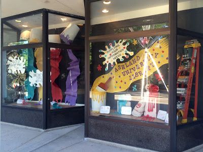 Display Case Ideas For School, Display Case Ideas, Autumn Library, Entrance Display, Library Window, School Library Displays, School Libraries, Library Themes, Trophy Case