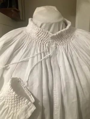 16th C. Honeycomb Smocked Pleated Hemd – Anne von Wiese SCA and Renaissance Garb and Stuff Honeycomb Smocking, Smocking Fashion, German Clothing, German Outfit, Pleated Shirt, Heirloom Sewing, Create Shirts, Shirt Embroidery, Rolled Hem