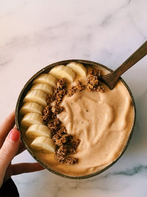 Pumpkin Spice Smoothie Bowl, Workout In The Morning, Blender Recipes Smoothies, Pumpkin Spice Ice Cream, Fall Smoothies, Protein Smoothie Bowl, Pumpkin Spice Smoothie, Acai Bowls Recipe, Blender Smoothie