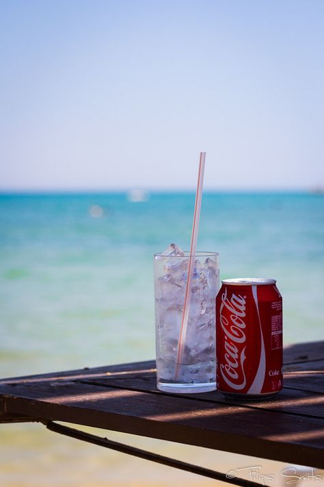 #SEA #COCA Coca Cola Party, Paris Vibes, Ghost Pictures, Pepsi Cola, Day Drinking, Random Pictures, Favorite Drinks, Coca Cola, Beverage Can