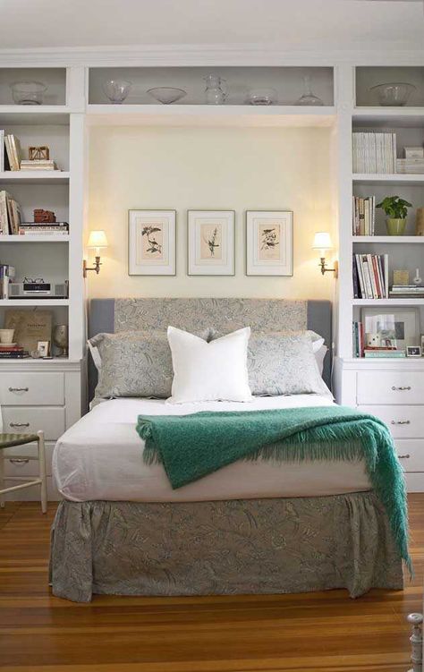 Diy Shelves Bedroom, Small Double Bedroom, Small Bedroom Inspirations, Bedroom Closet Storage, Small Bedroom Furniture, Headboard With Shelves, Build A Closet, Trendy Bedroom, Tiny Bedroom