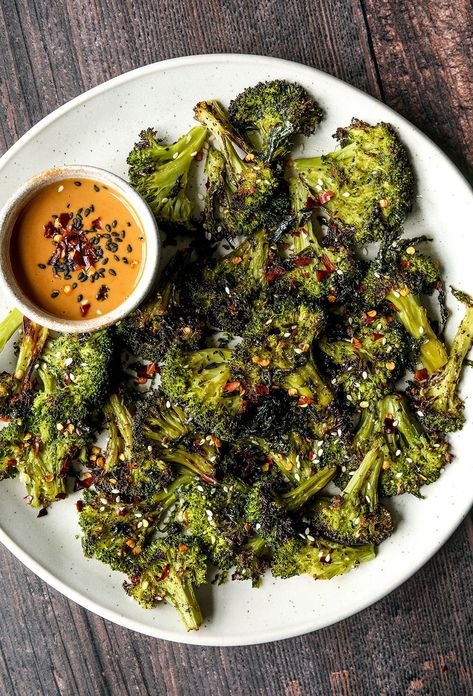 Healthy Recipes With Ingredients, Chili Oil Broccoli, Crispy Broccoli Recipes, Healthy Dinner Recipes Sides, Broccoli Sides Healthy, Smashed Broccoli Vegan, Unique Broccoli Recipes, Vegan Broccoli Recipe, Healthy Recipes Broccoli