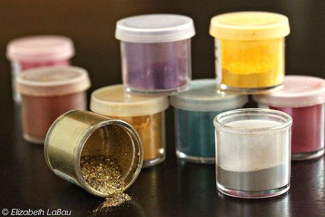 What type of dust do you need? The differences between luster, pearl, and other dusts used in cake decorating. Gold Food Coloring, Edible Glitter Dust, Edible Luster Dust, Gold Luster Dust, Edible Gold Leaf, Petal Dust, Luster Dust, Cake Supplies, Chocolate Wedding Cake