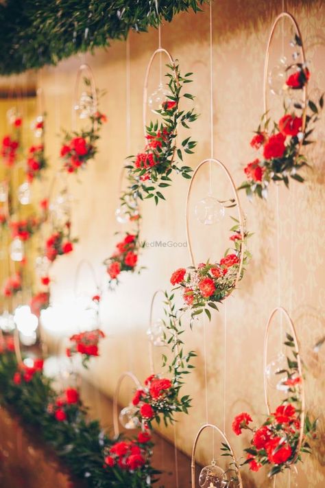 Rose Rings, Photowall Ideas, Home Flower Decor, Wedding Hall Decorations, Wedding Background Decoration, Baby Live, Wedding Entrance Decor, Marriage Decoration, Desi Wedding Decor