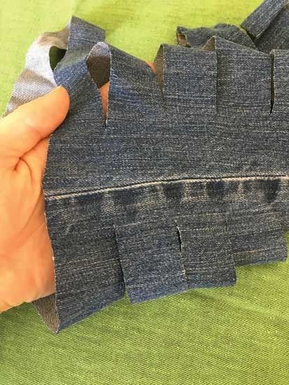 Crochet a Denim Rag Rug – Cappers Farmer Denim Rug Diy Old Jeans, Dig Gifts, Jean Upcycle, Denim Yarn, Denim Rag Rugs, Make A Basket, Making Rugs, Homemade Rugs, Quilted Table Runners Christmas