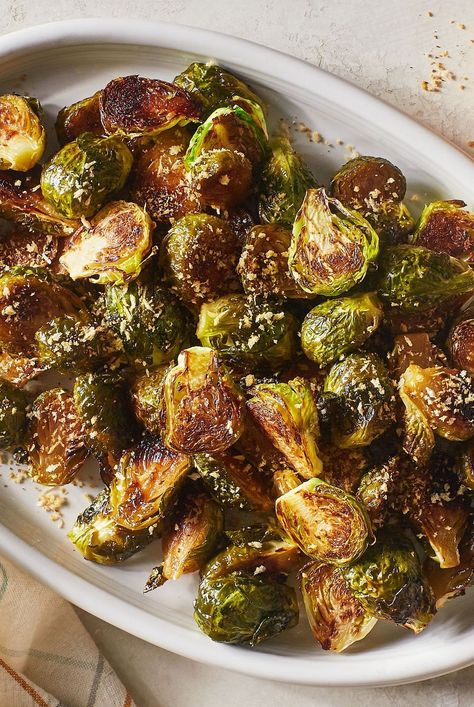 Baked Brussels Sprouts, Vegetable Side Dishes Healthy, Brussel Sprout Recipes Roasted, Roasted Vegetable, Sprouts With Bacon, Sprout Recipes, Brussels Sprouts Recipe, Veggie Side Dishes, Roasted Brussel Sprouts