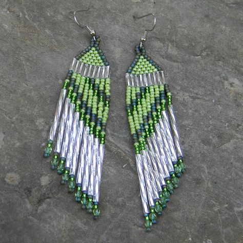 Green seed bead earrings   dangle long earrings by Anabel27shop, Beautiful Beaded Earring, Diy Seed Bead Earrings, Native Earrings, Beadwork Earrings, Native American Beaded Earrings, Beaded Earring, Bead Weaving Patterns, Bead Loom Bracelets, Beaded Earrings Patterns