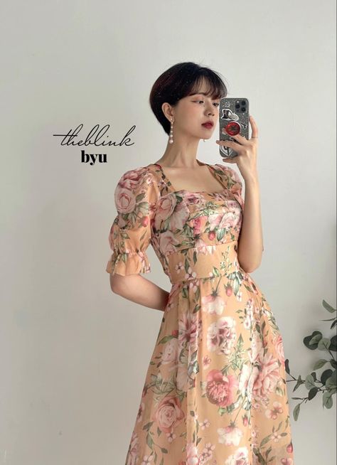 Flowery Dress Casual, Flowery Dress, Vintage Velvet Dress, Flowery Dresses, Dresses For Pregnant Women, Myanmar Dress Design, Floral Chiffon Dress, Myanmar Dress, Indian Gowns Dresses