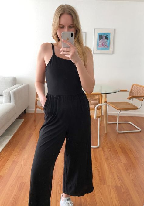 Most Comfortable Jumpsuit From Old Navy Old Navy Jumpsuit Outfit, Navy Jumper Outfit, Jumpsuit Styling, Navy Jumper, Navy Jumpsuit, Comfy Jumpsuits, Jumper Outfit, Navy Linen, Linen Jumpsuit