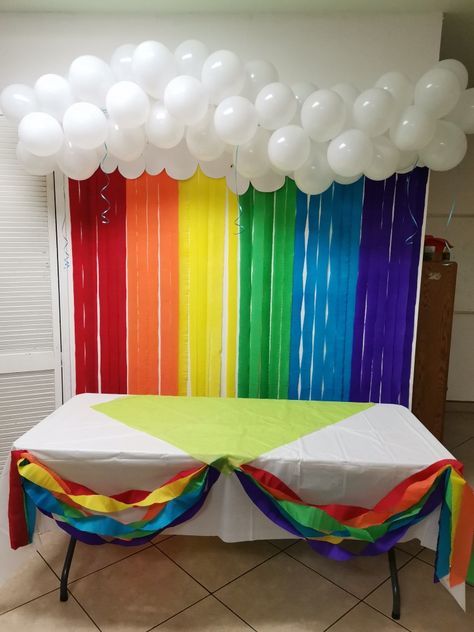 Streamer Decorations Ideas, Rainbow Classroom Theme Decor, Stall Decorations, Rainbow Themed Birthday Party, Rainbow Party Decorations, Carnival Decorations, Pony Birthday Party, Crochet Baby Shoes Pattern, Diy Balloon Decorations