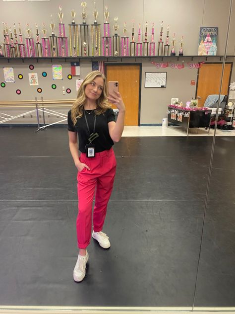 Teacher outfit Dance Teacher Aesthetic Outfit, Dance Teacher Outfits Fashion, Pe Class Outfit, Dance Teacher Outfits, Dance Teacher Aesthetic, Pe Teacher Outfits, Teacher Interview Outfit, Comp Dance, Dance Teacher Tools