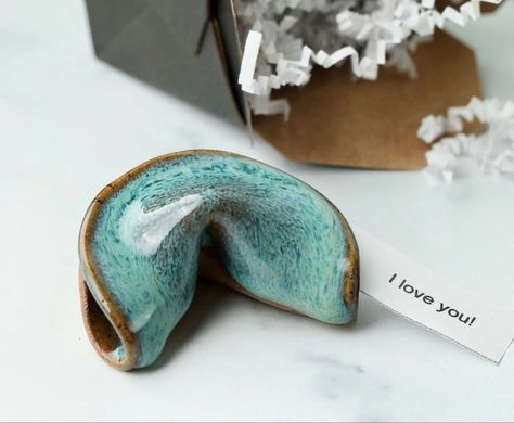 Ceramic Fortune Cookie, Fortune Cookies, Keramik Design, Pottery Crafts, Pottery Classes, Ceramics Pottery Art, Ceramic Gifts, Ceramics Projects, Clay Art Projects