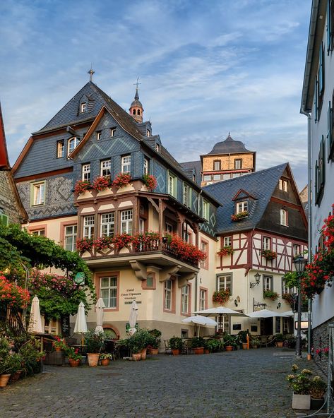 Medieval Germany, German Houses, German Architecture, Medieval Town, Beautiful Villages, Traditional Architecture, City Aesthetic, Beautiful Places To Visit, Germany Travel