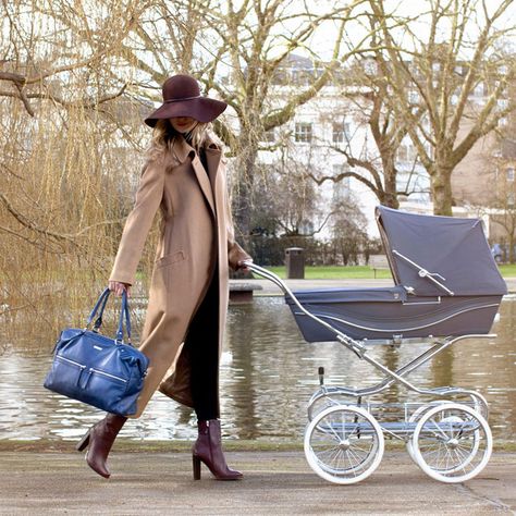 blue baby pram Leather Diaper Bag, Vintage Pram, Stylish Diaper Bag, Prams And Pushchairs, Pram Stroller, Baby Couture, Baby Prams, Baby Carriage, Changing Bag