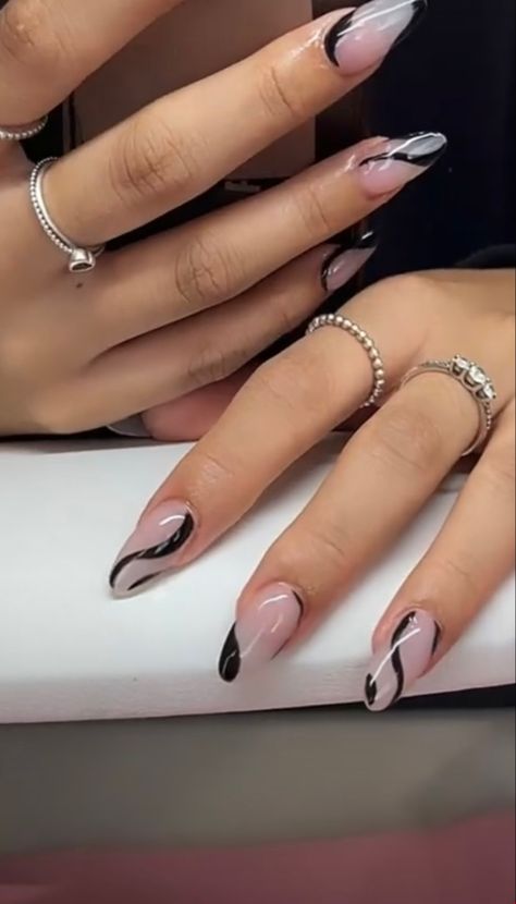 Black Nail Designs Almond Shape, Medium Almond Acrylic Nails Black, Nail Designs For A Black Dress, Short Almond Acrylic Nails Design Black, Cute Black Nails Ideas Almond, Baddie Almond Nails Black, Black Nail Sets Almond, Nails Inspiration Pink And Black, Black Nail Inspo Almond