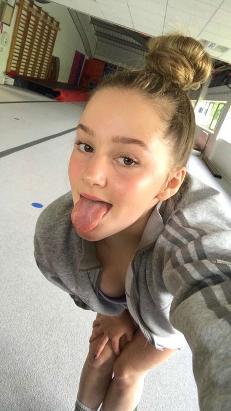 Face Down Pose, Pretty Selfies 13 Age, Spit On Tongue, Pretty Middle Schoolers, Tounge Out Face, Tongue Selfie, Tongue Out Pose, Anime Tounge Out Face, Bad Women