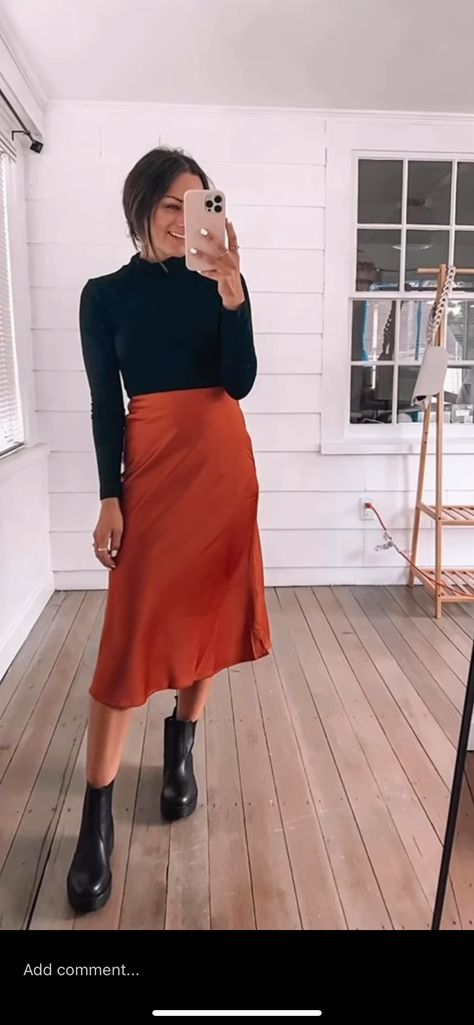 Copper Skirt Outfit, Skirt Outfit Ideas, Work Skirt, Work Skirts, Skirt Outfit, Pic Ideas, Skirt Outfits, Capsule Wardrobe, Outfit Ideas