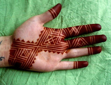 Tape Henna Design, West African Henna Designs, West African Henna, African Henna Designs, African Henna, Tattoo Ideas Inspiration, Henna Mehndi Designs, Unique Henna, Finger Henna Designs