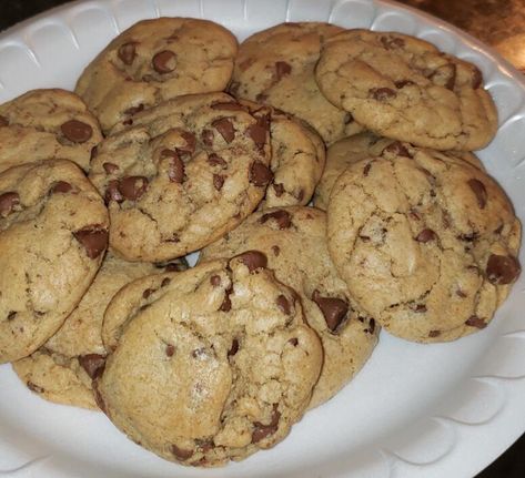 [homemade] chocolate chip cookies #food #foods Chocolate Chip Cookies Pictures, Cookies Pictures, Cookie Pictures, Homemade Cookie, Homemade Chocolate Chip Cookies, Cream Photos, Ice Cream Photos, Dessert Pictures, Dinner Wedding