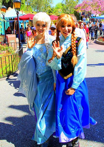 Disneyland Face Characters, Disney Faces, Frozen Cosplay, Frozen Face, Disneyland Princess, Elsa Disney, Elsa Cosplay, Frozen Sisters, Elsa From Frozen