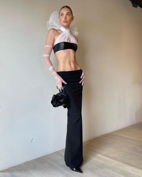 Long Skirt Suits, Halter Neck Crop Top, Birthday Party Outfits, Bandage Skirt, Club Party Dresses, Crop Top Dress, Elsa Hosk, Woman Silhouette, Solid Clothes