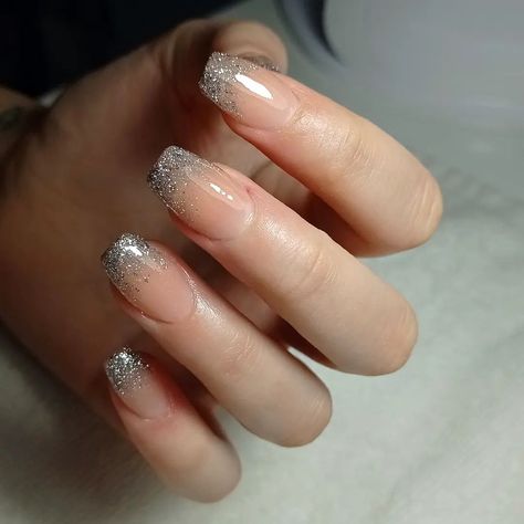 Natural nails with silver glitter on tips - Add some glitter to your french ombre manicure. Beautiful gradient nails with french tips and sparkles that you will love French Gliterry Nails, Silver Gradient Nails, Gray Ombre Nails Short, Hombre Glitter Nails, Silver Tip Nails French Manicures, Natural Nails With Silver, French Tip Nails With Silver Line, Silver Shellac Nails, Silver Tips Nails