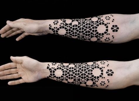 Negative Space Art By Artists Working in a Wide Range of a Mediums Space Tattoo Sleeve, Negative Space Tattoo, Monster Tattoo, White Tattoos, Polynesian Tattoos, Muster Tattoos, Geometry Tattoo, Geometric Tattoo Design, Tattoos Geometric