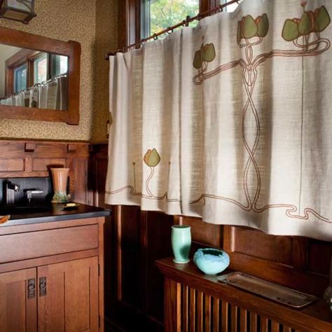 Craftsman Window Treatments, Craftsman Curtains, Small Basement Remodeling, Craftsman Interiors, Mission Style Homes, Craftsman Bathroom, Craftsman Decor, Arts And Crafts House, Craftsman Bungalows