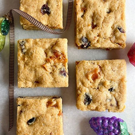 Fruitcake blondies made with brown butter, nuts, and dried fruit soaked in brandy are inspired by the classic cake while having a flavor all their own. #blondies #holidayblondies #cookierecipes #cookiebars #christmascookies #barcookies #blondierecipe #cookies #baking #dessert #fruitcake #recipes Christmas Hot Chocolate Bar, Nuts And Dried Fruit, Christmas Dessert Table, Fruit And Nut Bars, Dried Peaches, Blondies Recipe, Fruitcake Recipes, Christmas Hot Chocolate, Gingerbread Recipe