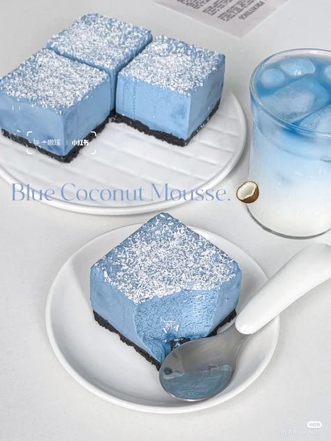 Blue Foods, Blue Desserts, Sweet Cooking, Baked Fruit, Blue Food, Bleu Pastel, Yummy Comfort Food, Japanese Snacks, Cute Desserts