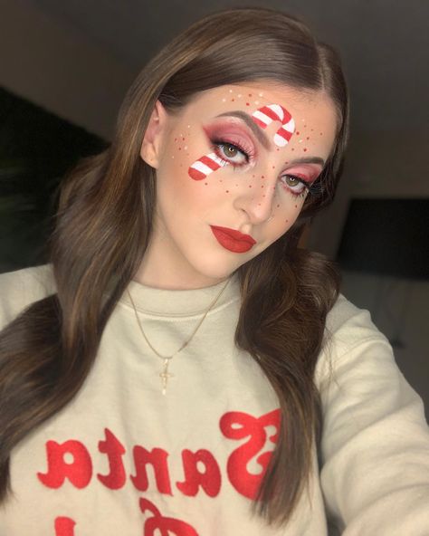 Candy cane makeup Christmas Christmas Lip Combo, Candy Cane Spirit Day Outfit, Candy Cane Makeup Look, Santa Makeup Christmas, Diy Candy Cane Costume, Crazy Christmas Makeup, Dress Like A Candy Cane Day At School, Candy Cane Makeup Ideas, Dress Like A Candy Cane