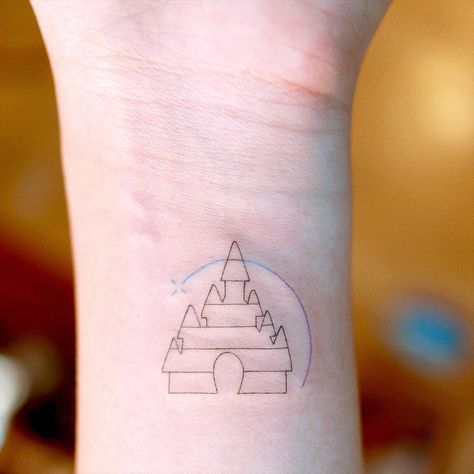 Small Disney Tattoos; Minimalist tattoo designs inspired by Walt Disney movies; Simple ink ideas about princesses, films, etc; Pictures, photos inspiration Disney World Tattoo, Tiny Disney Tattoo, Tattoo Line, Kunst Tattoos, Shape Tattoo, Inspiration Tattoos, Disney Tattoo, Initial Tattoo, World Tattoo