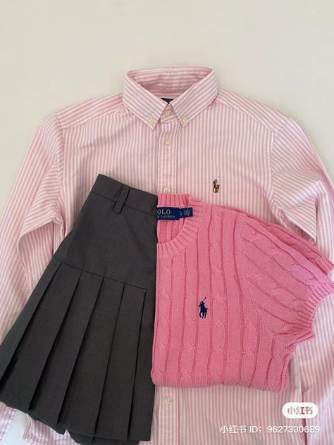 Outfits Con Camisa Polo, Polo Shirt Aesthetic, Polo Outfits For Women, Sixth Form, Cute Skirt Outfits, Mode Inspo, Girly Outfits, Casual Style Outfits, Preppy Outfits